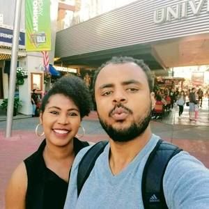 Meet your Posher, Tegene